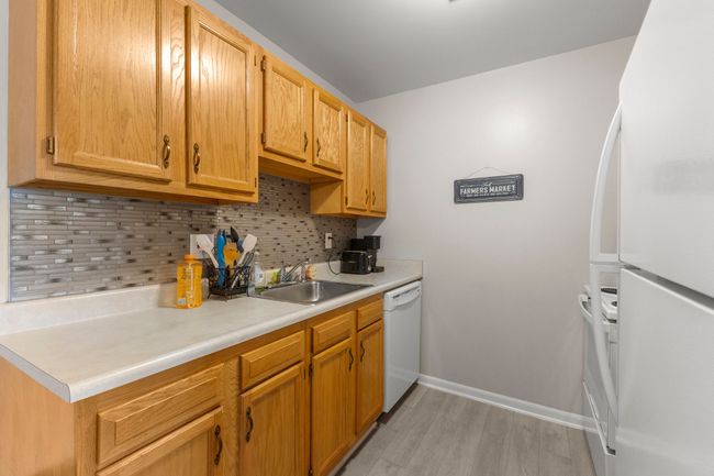 10033 Allen Pointe Dr, Condo with 2 bedrooms, 1 bathrooms and null parking in Allen Park MI | Image 14