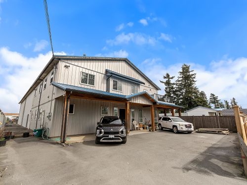 819 Clearbrook Rd, Abbotsford, BC, V2T5X2 | Card Image