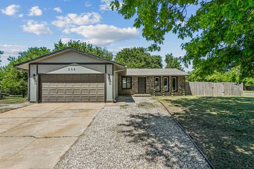 302 W Cherokee Dr, Kechi, KS, 67067 | Card Image
