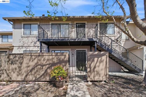 267 Famoso Plz, Union City, CA, 94587-3747 | Card Image