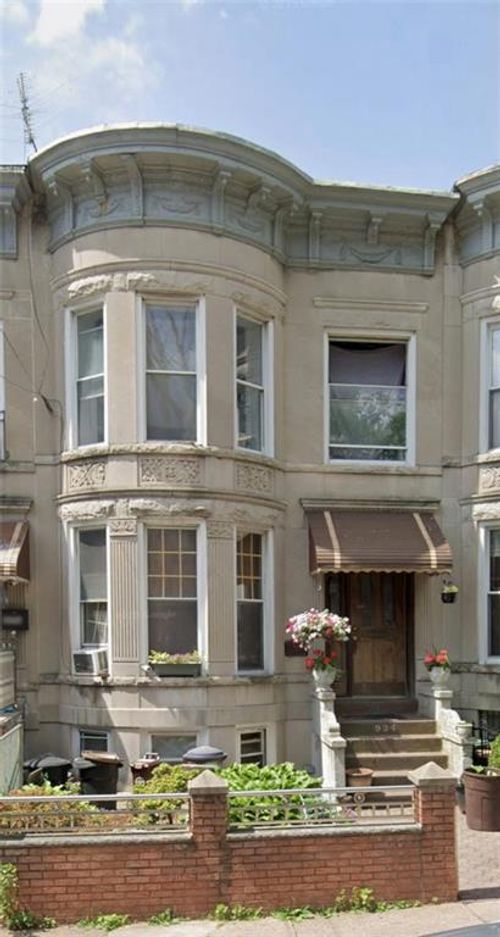 934 52nd St, Brooklyn, NY, 11219-4002 | Card Image