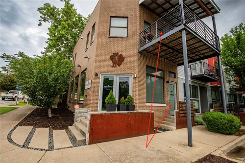 2-390 W 5th St, Fayetteville, AR, 72701-5901 | Card Image