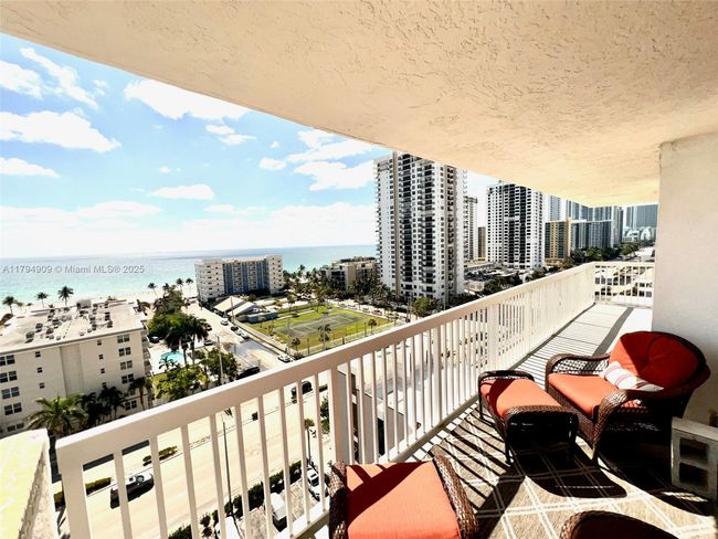 APT-12K - 1500 S Ocean Dr, Condo with 2 bedrooms, 2 bathrooms and null parking in Hollywood FL | Image 11