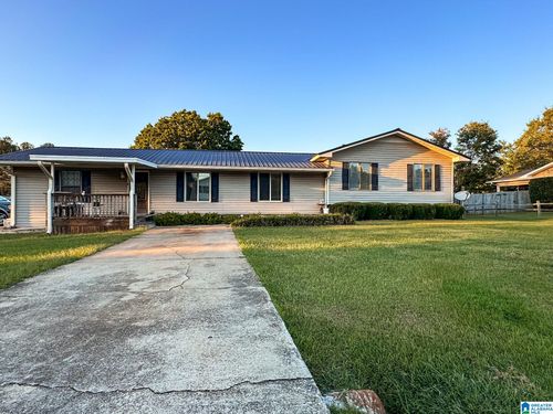 77 Greenvale Dr, Oxford, AL, 36203-6017 | Card Image