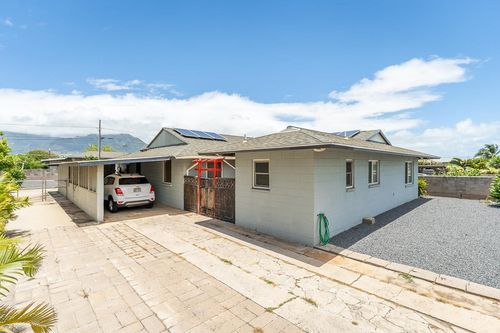 396 Kahiki St, Kahului, HI, 96732-2805 | Card Image