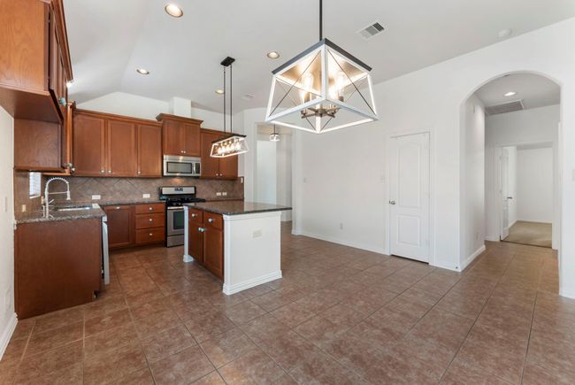 28519 Lockeridge View Dr, House other with 3 bedrooms, 2 bathrooms and 2 parking in Spring TX | Image 18