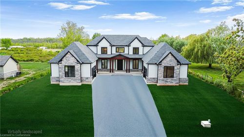 256 Mountain Rd, Grimsby, ON, L3M4E7 | Card Image
