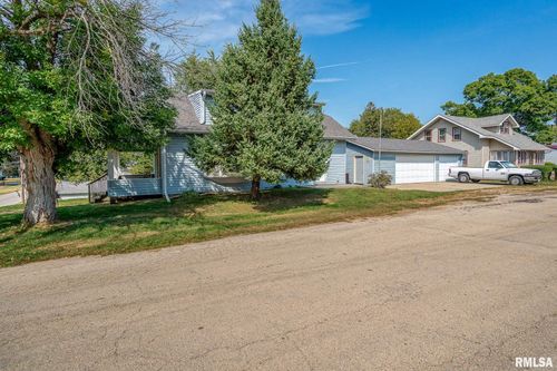 407 1st Ave, Albany, IL, 61230-7740 | Card Image