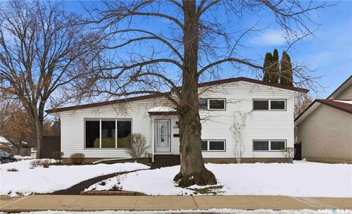 3001 Eastview, Saskatoon, SK, S7J3J1 | Card Image