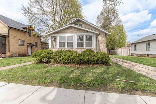 2012 17th Ave, Rockford, IL, 61104-5526 | Card Image