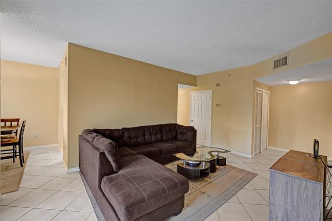 APT-203 - 7085 Nova Dr, Condo with 3 bedrooms, 2 bathrooms and null parking in Davie FL | Image 6