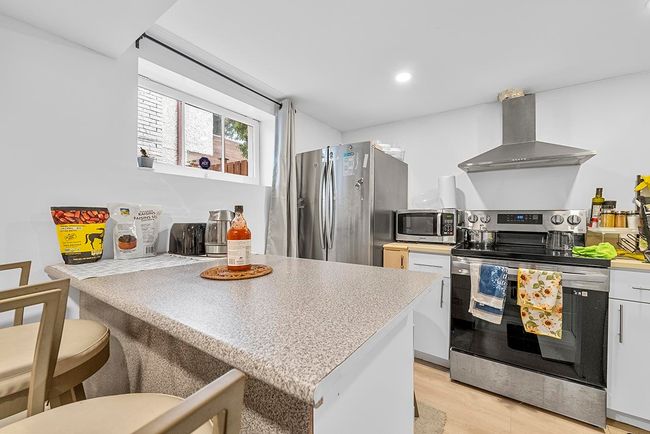 3229 W 24 Th Ave, House other with 6 bedrooms, 3 bathrooms and 2 parking in Vancouver BC | Image 22