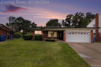 4705 Alger Street, Home with 3 bedrooms, 1 bathrooms and null parking in Warren MI | Image 2