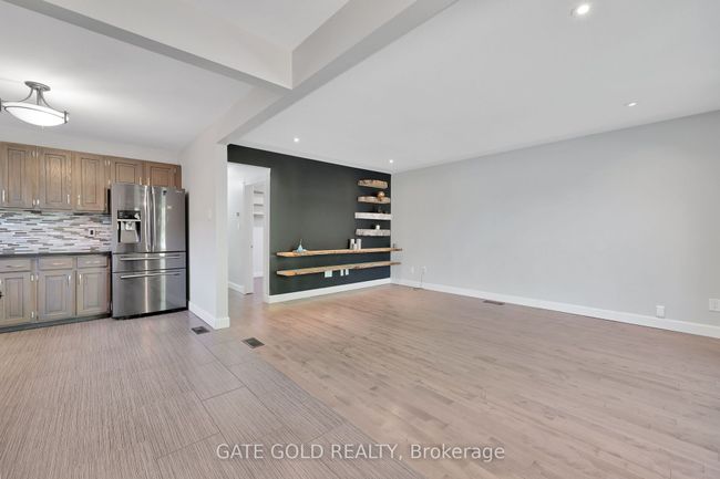64 Nash Rd S, House other with 6 bedrooms, 2 bathrooms and 3 parking in Hamilton ON | Image 4