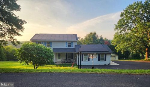 711 Stallion Dr, AUBURN, PA, 17922-9567 | Card Image