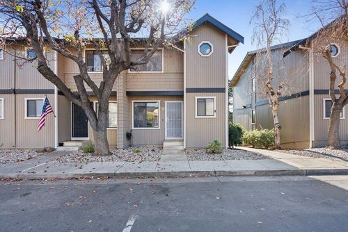 b10-801 Nash Rd, Hollister, CA, 95023-5424 | Card Image
