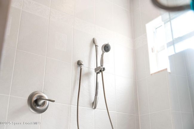 En Suite #1 walk in shower, pull down sprayer | Image 70