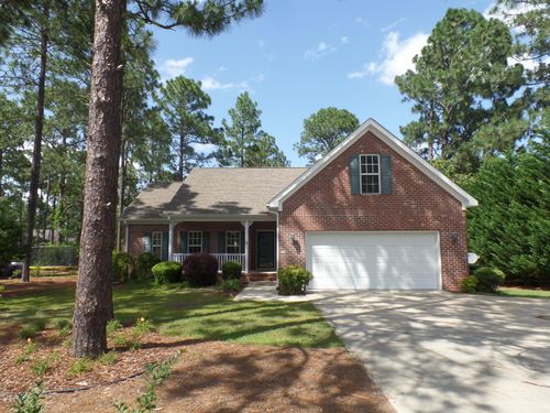 10 Sawmill Rd W, Pinehurst, NC, 28374-7042 | Card Image