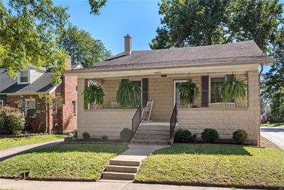 9022 Lawn Avenue, House other with 3 bedrooms, 2 bathrooms and 3 parking in Brentwood MO | Image 1