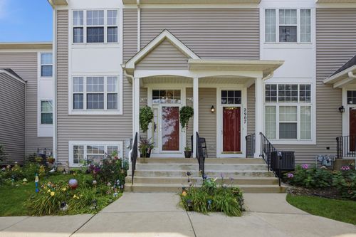 2905 Shelly Ln, Aurora, IL, 60504-5891 | Card Image