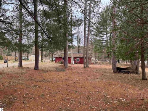 3105 N 3 1/4 Rd, Mesick, MI, 49668-9771 | Card Image