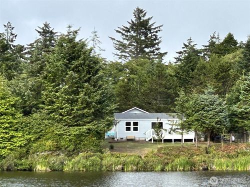 687 Copalis Ave Ne, Ocean Shores, WA, 98569-9407 | Card Image