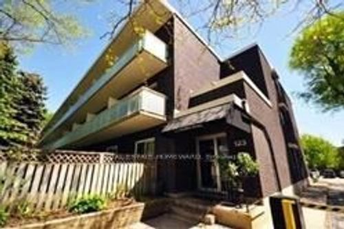 228-123 Woodbine Ave, Toronto, ON, M4L3V8 | Card Image