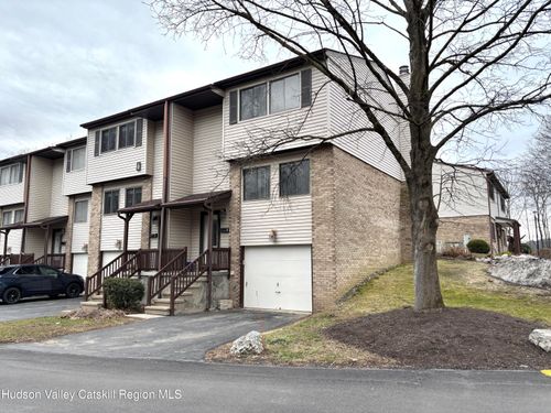 222 Village Ct, Kingston, NY, 12401-2426 | Card Image