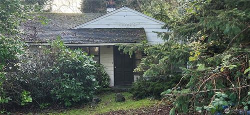 1253 N 143rd St, Seattle, WA, 98133-7004 | Card Image