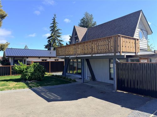 302 Willow St, Parksville, BC, V9P1C7 | Card Image
