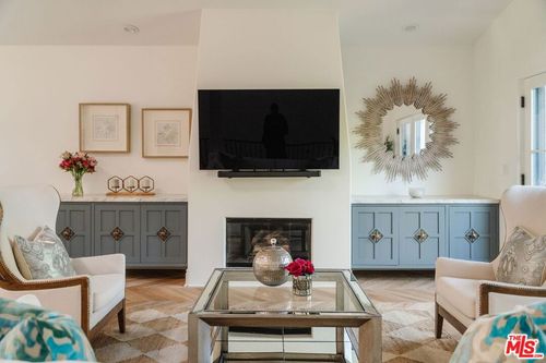 a-1619 Artesia Blvd, Manhattan Beach, CA, 90266-6903 | Card Image