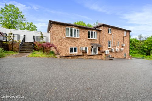 5 Wawayanda Pl, Middletown, NY, 10940-6709 | Card Image