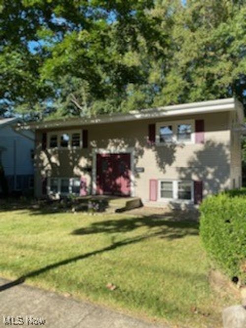 1382 9th St, Cuyahoga Falls, OH, 44221-4808 | Card Image