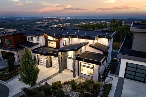 2197 Navigators Rise, Victoria, BC, V9B0P4 | Card Image