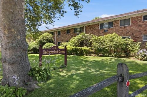 b6-105 Prime Ave, Huntington, NY, 11743-2005 | Card Image