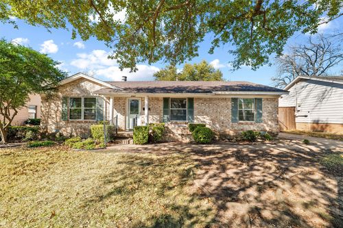 2927 Eric Ln, Farmers Branch, TX, 75234-6415 | Card Image