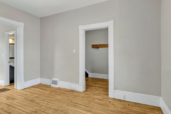 617 Aylmer St N, House other with 3 bedrooms, 2 bathrooms and 2 parking in Peterborough ON | Image 6