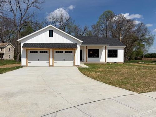 949 Hobart Ave, Logan, OH, 43138-2802 | Card Image