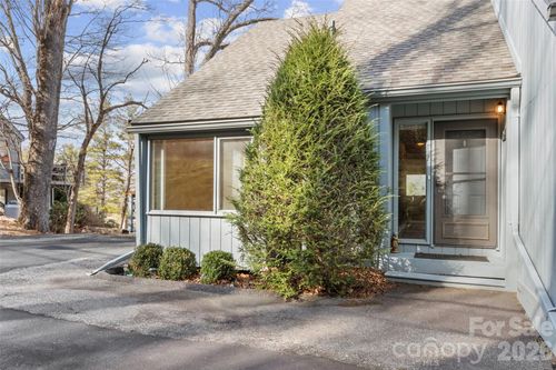 125 Townhouse Dr, Burnsville, NC, 28714-8730 | Card Image