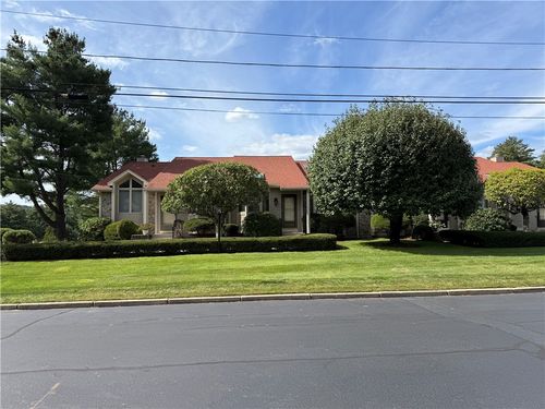 b-4 Shadowbrook Ln, Smithfield, RI, 02917-1745 | Card Image