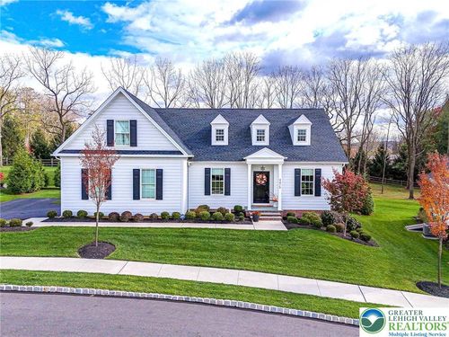 4475 Stonebridge Dr, Bethlehem, PA, 18015-8713 | Card Image