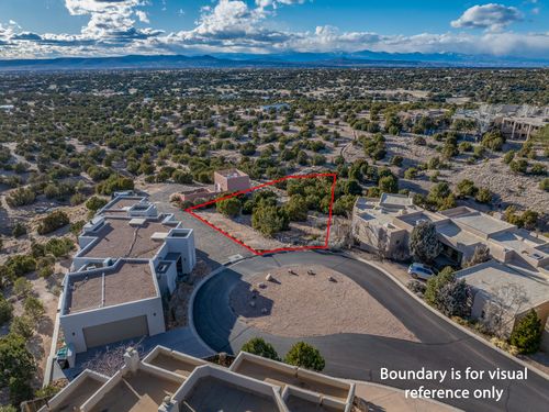 38 Camino De Vecinos, Santa Fe, NM, 87507-7901 | Card Image