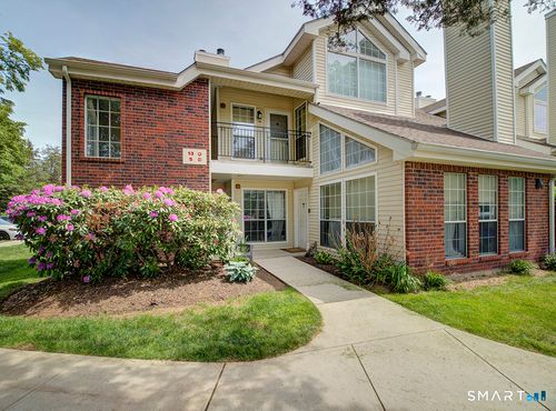13-13 Carriage Crossing Ln, Middletown, CT, 06457-5827 | Card Image