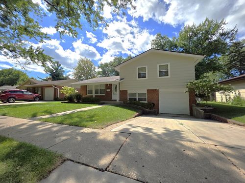 1366 Algonquin Dr, Elgin, IL, 60120-2322 | Card Image