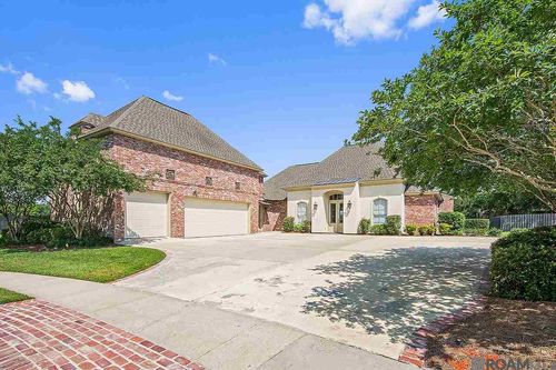3226 Coates Xing, Baton Rouge, LA, 70810-8387 | Card Image