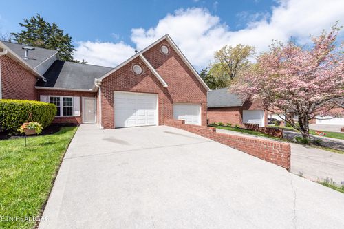 8632 Constance Way, Knoxville, TN, 37923-1228 | Card Image