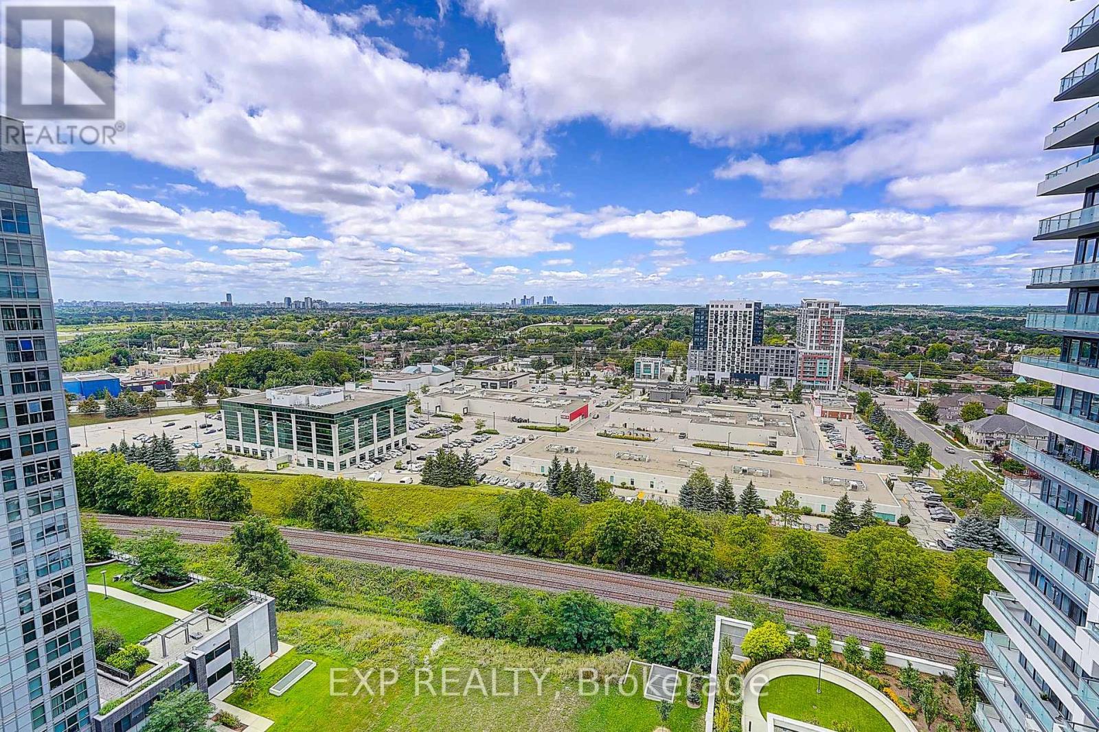 Residential Lease in Richmond Hill (Langstaff) 3