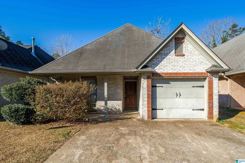 121 Springdale Dr, GARDENDALE, AL, 35071-4736 | Card Image