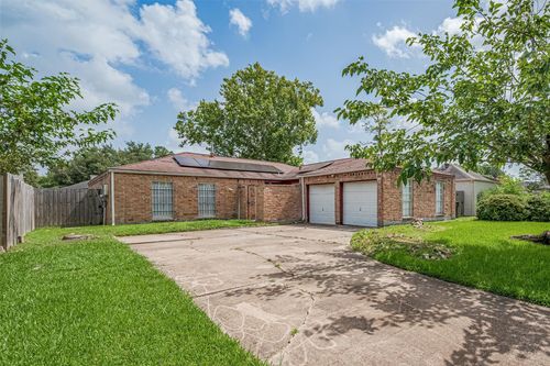 10534 Evesborough Dr, Houston, TX, 77099-2153 | Card Image