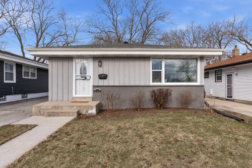 7007 N 41st St, Milwaukee, WI, 53209-2232 | Card Image